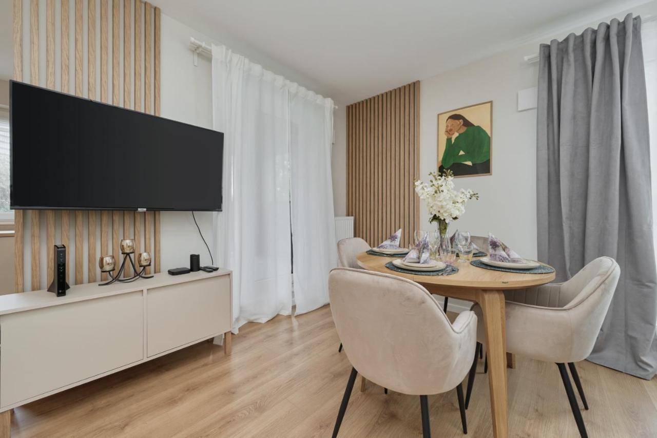 Beautiful 3-bedroom Gwiazdzista 18 By Renters